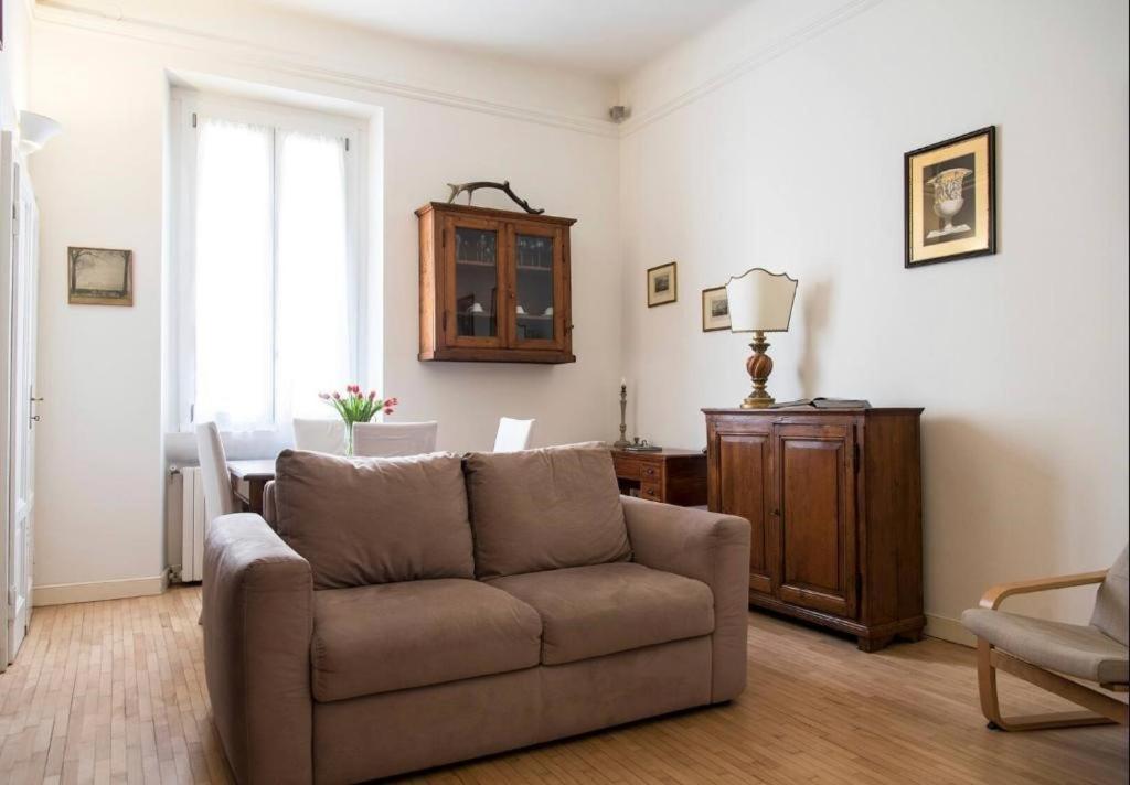 ミラノJoivy Classic Flat Near Basilica Di Sant'Ambrogioアパートメント エクステリア 写真