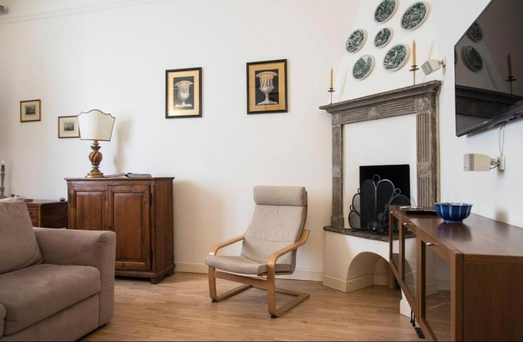 ミラノJoivy Classic Flat Near Basilica Di Sant'Ambrogioアパートメント エクステリア 写真