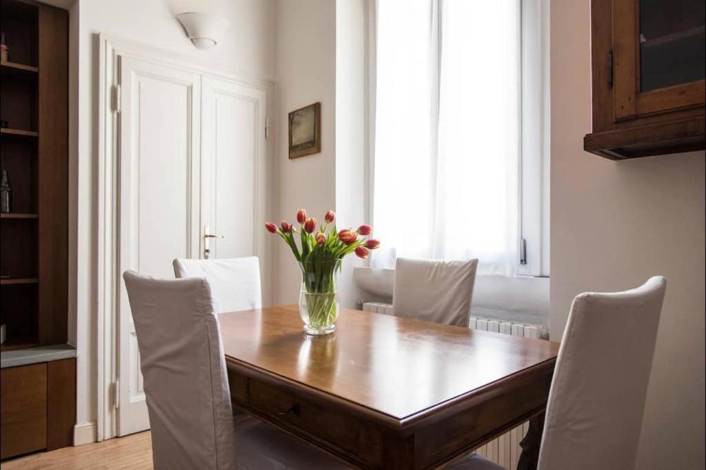 ミラノJoivy Classic Flat Near Basilica Di Sant'Ambrogioアパートメント エクステリア 写真